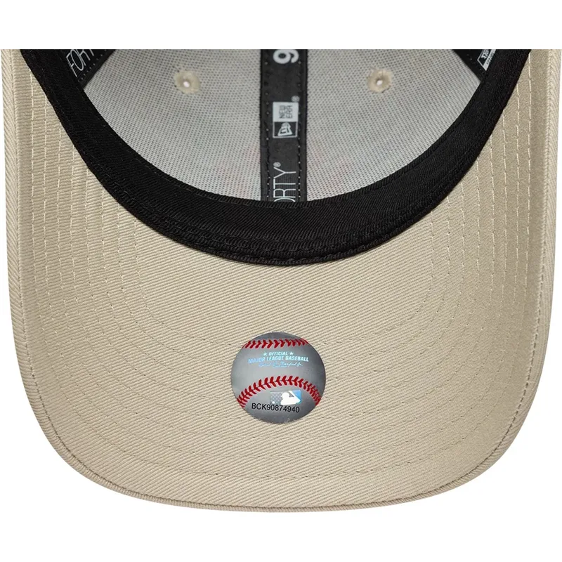 casquette-courbee-beige-ajustable-avec-logo-orange-pour-enfant-9forty-league-essential-new-york-yankees-mlb-new-era