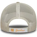 beige-verstellbare-trucker-kappe-mit-orangefarbenem-logo-fur-jungen-9forty-homefield-der-new-york-yankees-mlb-von-new-era