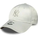 epci-curbata-verzior-banda-reglabila-9forty-bow-back-satin-de-new-york-yankees-mlb-de-new-era