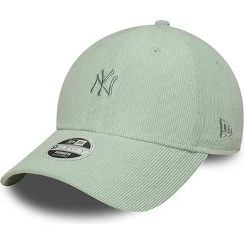 Cappellino con visiera curva verde regolabile da donna 9FORTY Mini Cord dei New York Yankees MLB di New Era
