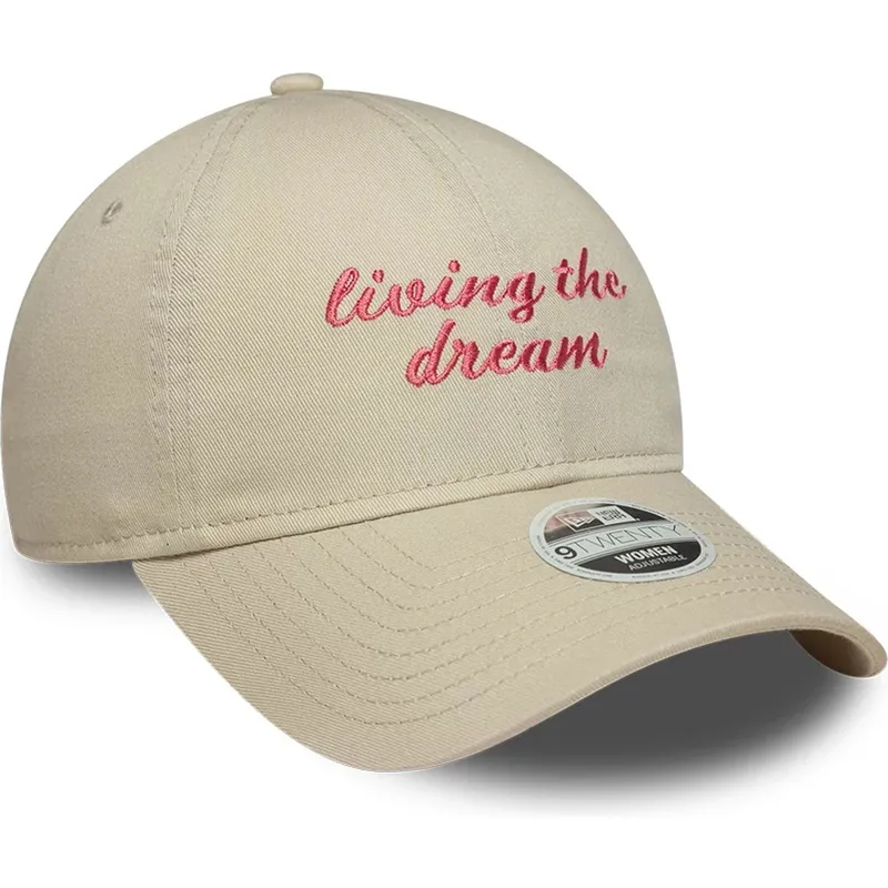 casquette-courbee-beige-ajustable-pour-femme-9twenty-living-the-dream-slogan-new-era
