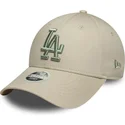 beige-verstellbare-curved-cap-mit-grunem-logo-fur-damen-9forty-league-essential-der-los-angeles-dodgers-mlb-von-new-era