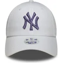 cappellino-curvo-bianco-regolabile-con-logo-viola-da-donna-9forty-league-essential-dei-new-york-yankees-mlb-di-new-era