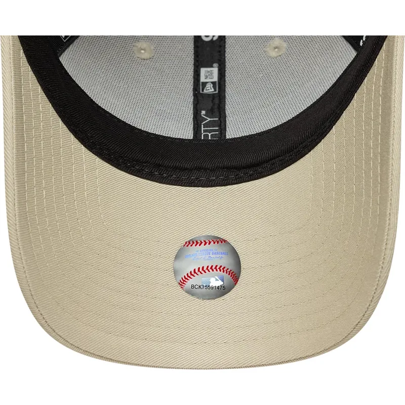 cappellino-curvo-beige-regolabile-da-donna-9forty-metallic-dei-new-york-yankees-mlb-di-new-era