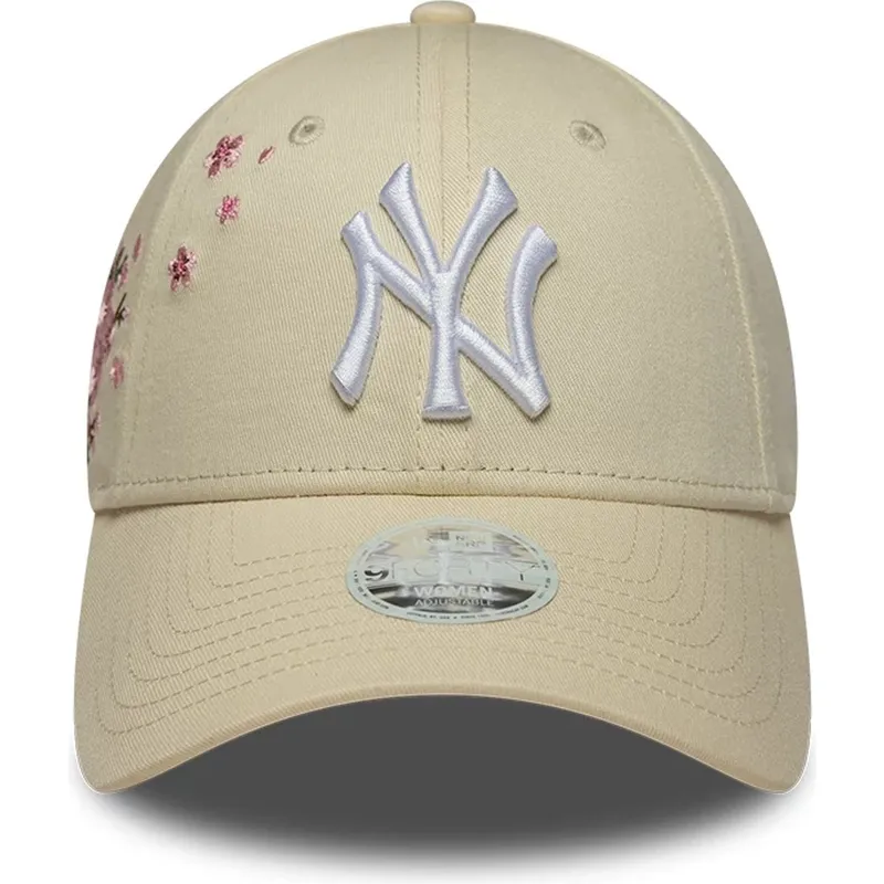 bezowa-regulowana-czapka-z-zakrzywionym-daszkiem-dla-kobiet-9forty-floral-icon-side-new-york-yankees-mlb-new-era