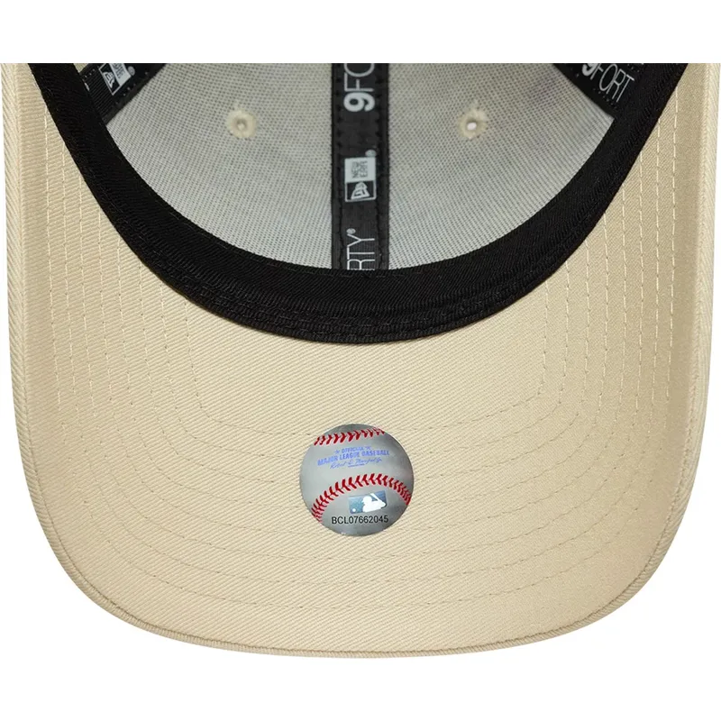 casquette-courbee-beige-ajustable-pour-femme-9forty-floral-icon-side-new-york-yankees-mlb-new-era