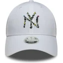 biala-regulowana-czapka-z-zakrzywionym-daszkiem-dla-kobiet-9forty-floral-infill-new-york-yankees-mlb-new-era