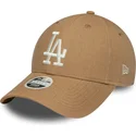 brazowa-regulowana-czapka-z-zakrzywionym-daszkiem-dla-kobiet-9forty-linen-los-angeles-dodgers-mlb-new-era