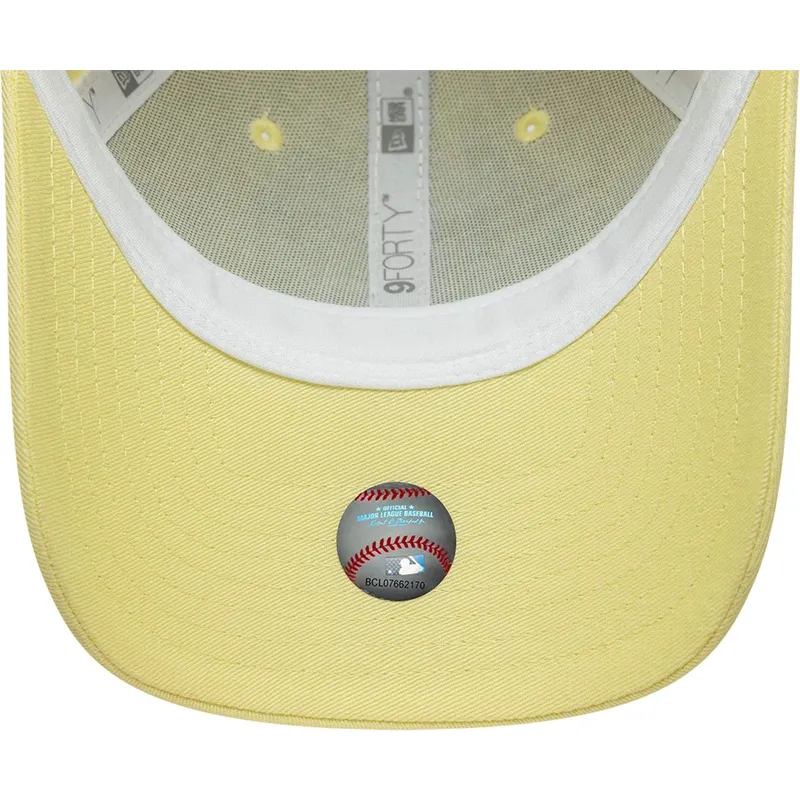 gelbe-verstellbare-curved-cap-mit-gelbem-logo-9forty-team-outline-der-los-angeles-dodgers-mlb-von-new-era