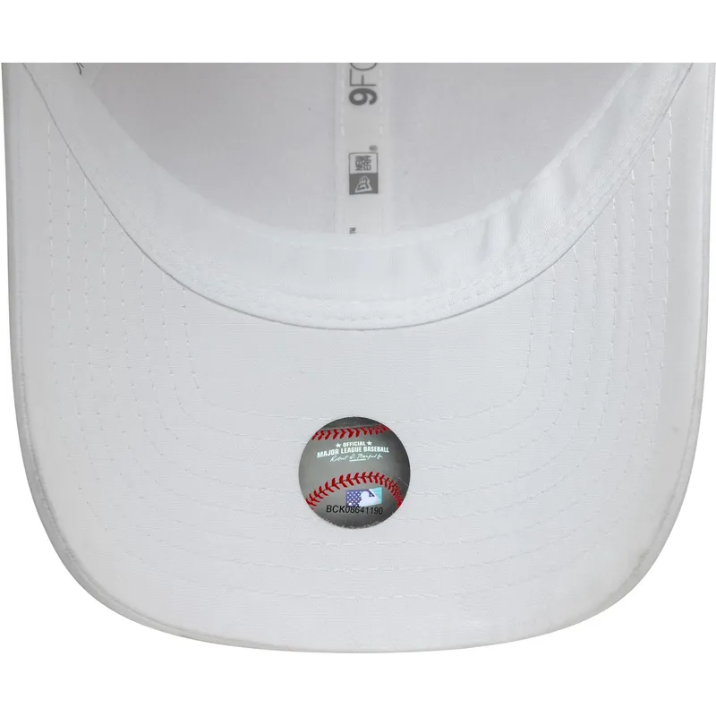 biala-regulowana-czapka-trucker-9forty-flawless-new-york-yankees-mlb-new-era