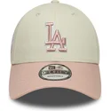 gorra-curva-beige-y-rosa-ajustable-con-logo-rosa-9forty-world-series-patch-de-los-angeles-dodgers-mlb-de-new-era