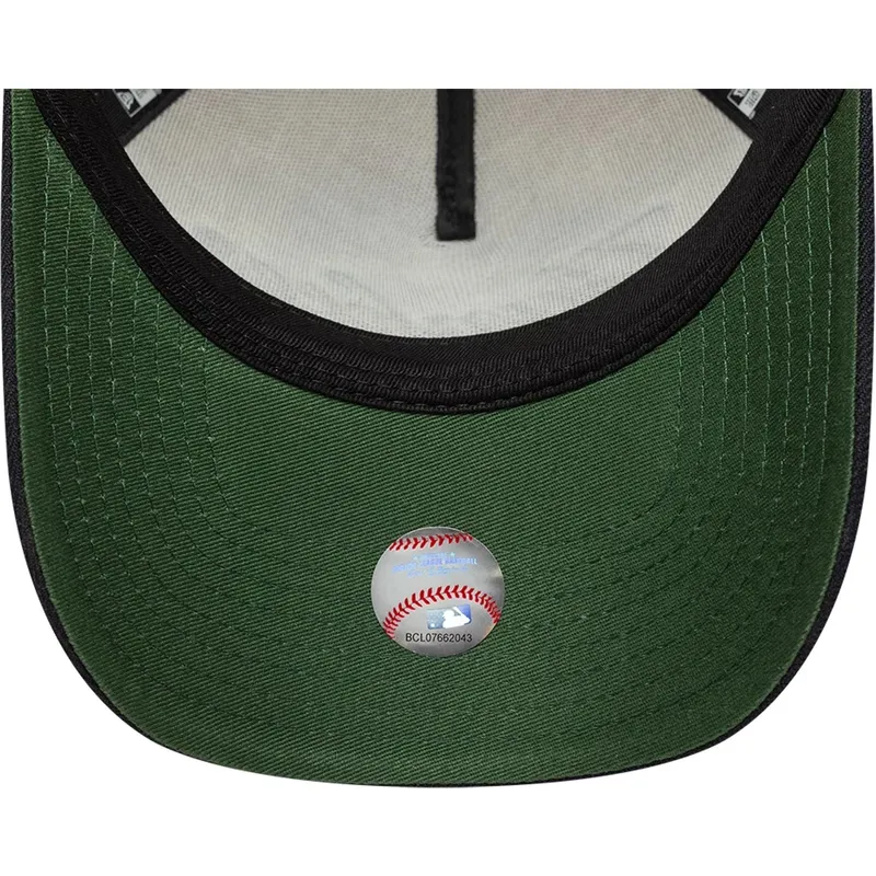 gebogene-beige-und-marineblaue-snapback-kappe-e-frame-city-icon-von-new-york-yankees-mlb-von-new-era