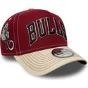 cappellino-curvo-rosso-e-beige-snapback-e-frame-city-icon-dei-chicago-bulls-nba-di-new-era
