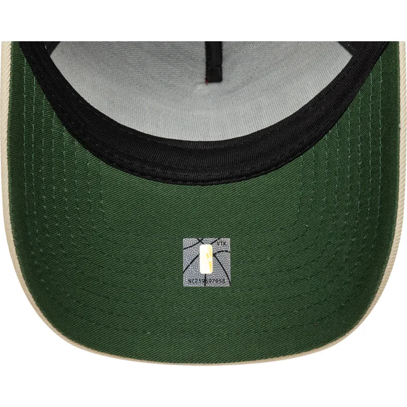 cappellino-curvo-rosso-e-beige-snapback-e-frame-city-icon-dei-chicago-bulls-nba-di-new-era