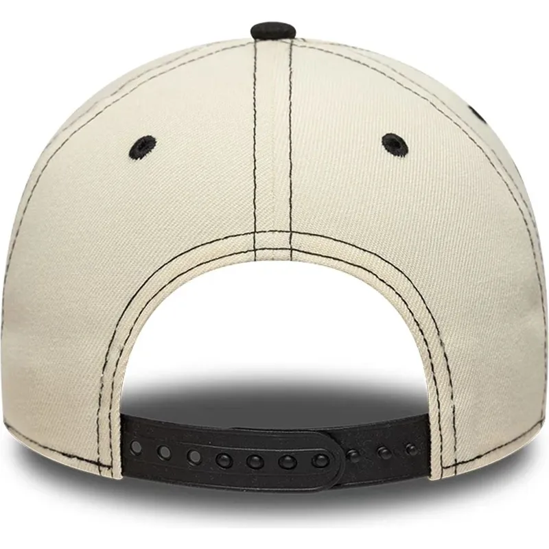cappellino-curvo-beige-e-nero-snapback-e-frame-city-icon-dei-los-angeles-lakers-nba-di-new-era