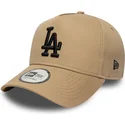 cappellino-curvo-marrone-snapback-con-logo-nero-e-frame-league-essential-dei-los-angeles-dodgers-mlb-di-new-era