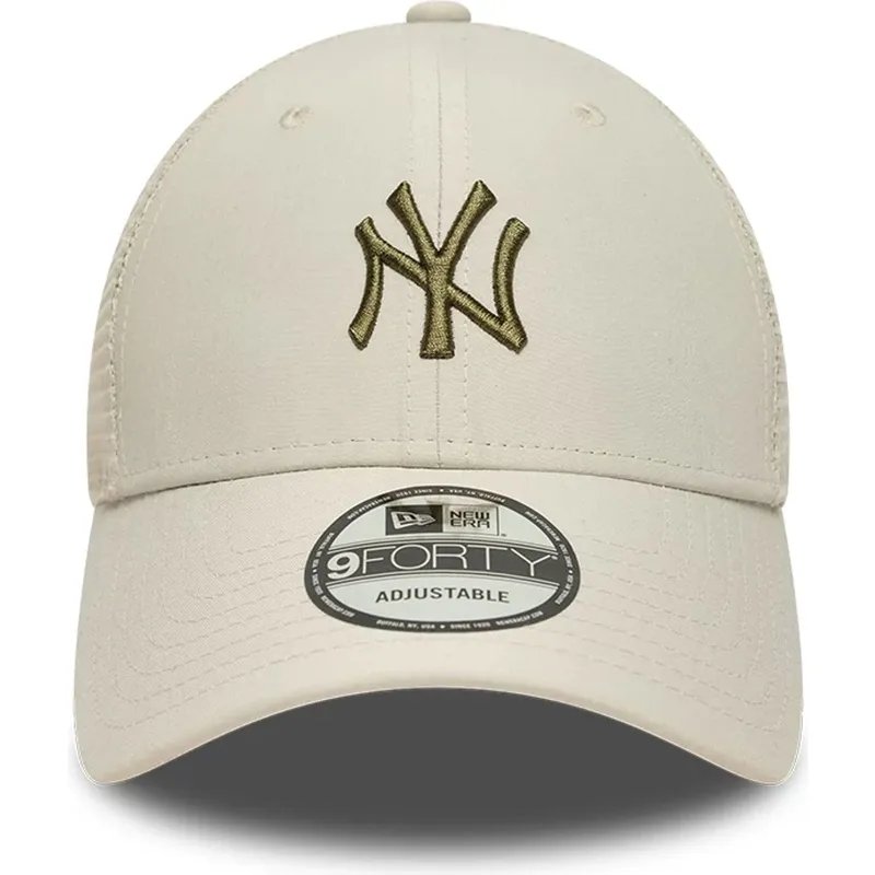 gorra-trucker-beige-ajustable-con-logo-verde-9forty-homefield-midi-de-new-york-yankees-mlb-de-new-era