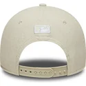 beige-gebogene-snapback-kappe-9forty-m-crown-linen-der-new-york-yankees-mlb-von-new-era