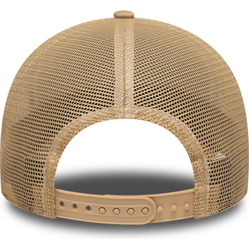 cappellino-trucker-beige-9forty-m-crown-a-frame-dei-los-angeles-lakers-nba-di-new-era
