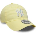 cappellino-con-visiera-curva-giallo-chiaro-regolabile-9twenty-league-essential-di-new-york-yankees-mlb-di-new-era