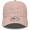 czapka-trucker-rozowa-z-rozowym-logo-a-frame-outline-new-york-yankees-mlb-new-era