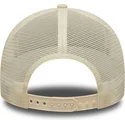 cappellino-trucker-beige-con-logo-beige-a-frame-outline-di-new-york-yankees-mlb-di-new-era