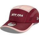 czapka-5-panel-zakrzywiona-czerwona-regulowana-runner-colour-block-new-era