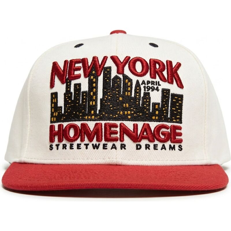 flache-beige-und-rote-snapback-kappe-nysky-skylines-the-snap-von-homenage