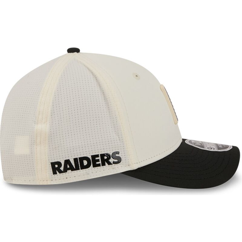casquette-courbee-beige-et-noire-snapback-9forty-m-crown-training-pack-2026-las-vegas-raiders-nfl-new-era
