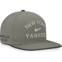 epci-plata-verzior-snapback-dri-fit-pro-structured-square-bill-de-new-york-yankees-mlb-de-nike