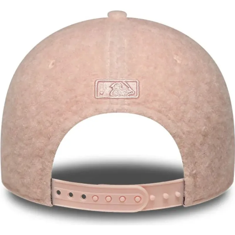 epci-curbata-roz-snapback-rosa-9forty-m-crown-winter-borg-de-new-york-yankees-mlb-de-new-era epci-curbata-roz-snapback-rosa-9forty-m-crown-winter-borg-de-new-york-yankees-mlb-de-new-era