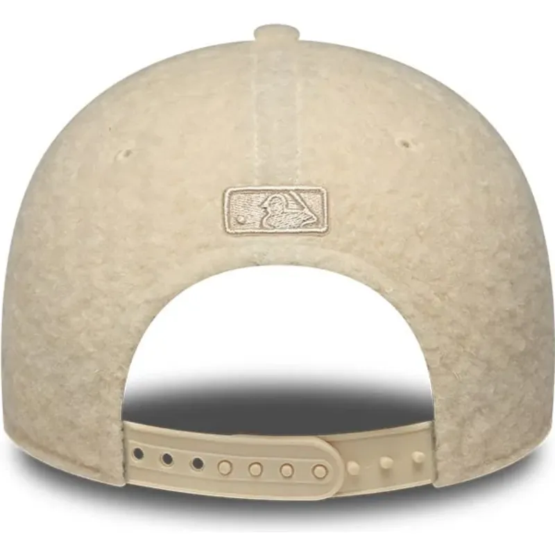 epci-curbata-bej-snapback-9forty-m-crown-winter-borg-de-los-angeles-dodgers-mlb-de-new-era epci-curbata-bej-snapback-9forty-m-crown-winter-borg-de-los-angeles-dodgers-mlb-de-new-era