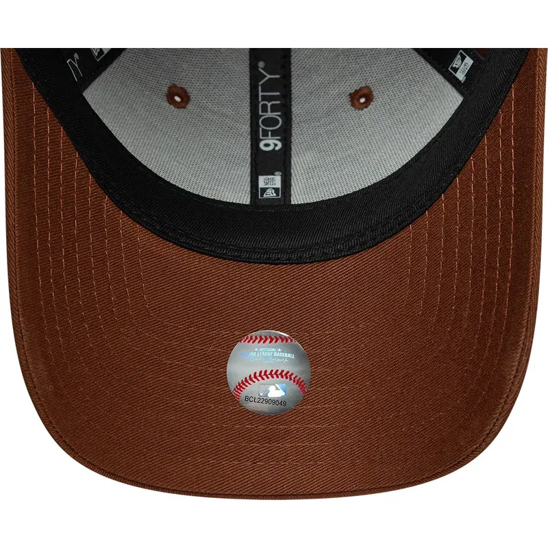 epci-curbata-maro-reglabila-9forty-league-essential-midi-de-los-angeles-dodgers-mlb-de-new-era epci-curbata-maro-reglabila-9forty-league-essential-midi-de-los-angeles-dodgers-mlb-de-new-era
