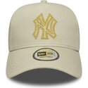 epci-curbata-bej-snapback-dorado-e-frame-metallic-outline-de-new-york-yankees-mlb-de-new-era