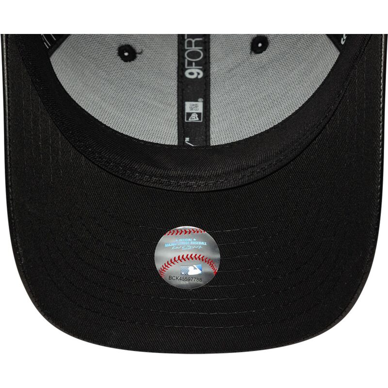 epci-curbata-negru-snapback-9forty-m-crown-pu-diamante-de-new-york-yankees-mlb-de-new-era epci-curbata-negru-snapback-9forty-m-crown-pu-diamante-de-new-york-yankees-mlb-de-new-era