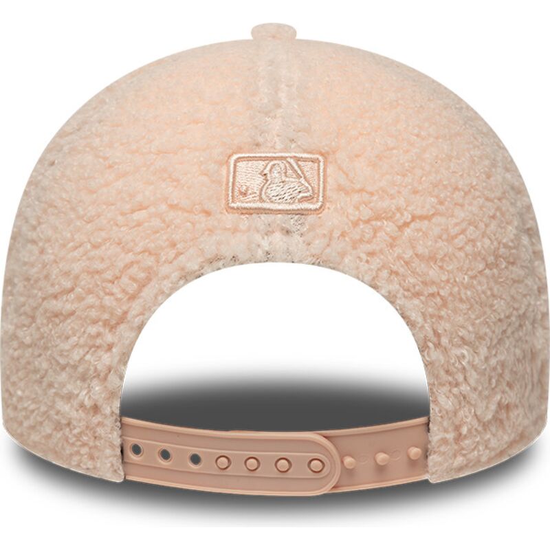 epci-curbata-roz-snapback-pentru-copii-rosa-9forty-m-crown-winter-borg-de-new-york-yankees-mlb-de-new-era epci-curbata-roz-snapback-pentru-copii-rosa-9forty-m-crown-winter-borg-de-new-york-yankees-mlb-de-new-era