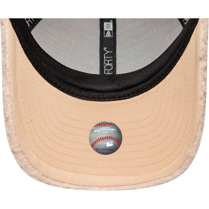 epci-curbata-roz-snapback-pentru-copii-rosa-9forty-m-crown-winter-borg-de-new-york-yankees-mlb-de-new-era epci-curbata-roz-snapback-pentru-copii-rosa-9forty-m-crown-winter-borg-de-new-york-yankees-mlb-de-new-era