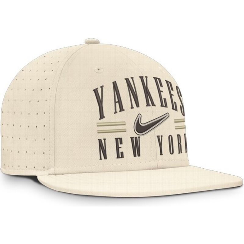 epci-plata-bej-fitted-dri-fit-true-structured-aero-bill-de-new-york-yankees-mlb-de-nike epci-plata-bej-fitted-dri-fit-true-structured-aero-bill-de-new-york-yankees-mlb-de-nike