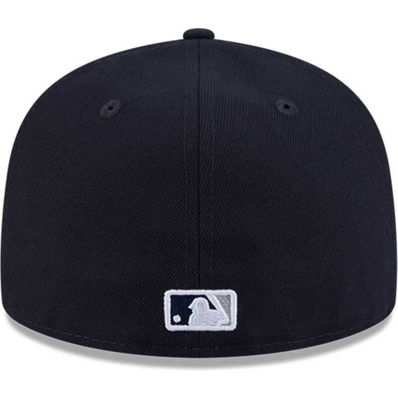 epci-plata-bleumarin-fitted-59fifty-rhinestone-badge-de-new-york-yankees-mlb-de-new-era epci-plata-bleumarin-fitted-59fifty-rhinestone-badge-de-new-york-yankees-mlb-de-new-era