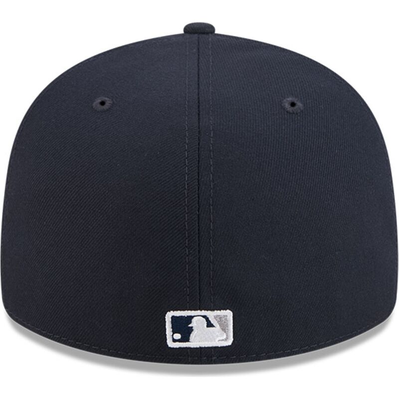 epci-curbata-bleumarin-fitted-59fifty-pin-na-lifestyle-f1-de-new-york-yankees-mlb-de-new-era
