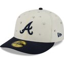 epci-curbata-bej-fitted-59fifty-beads-na-lifestyle-f1-de-atlanta-braves-mlb-de-new-era