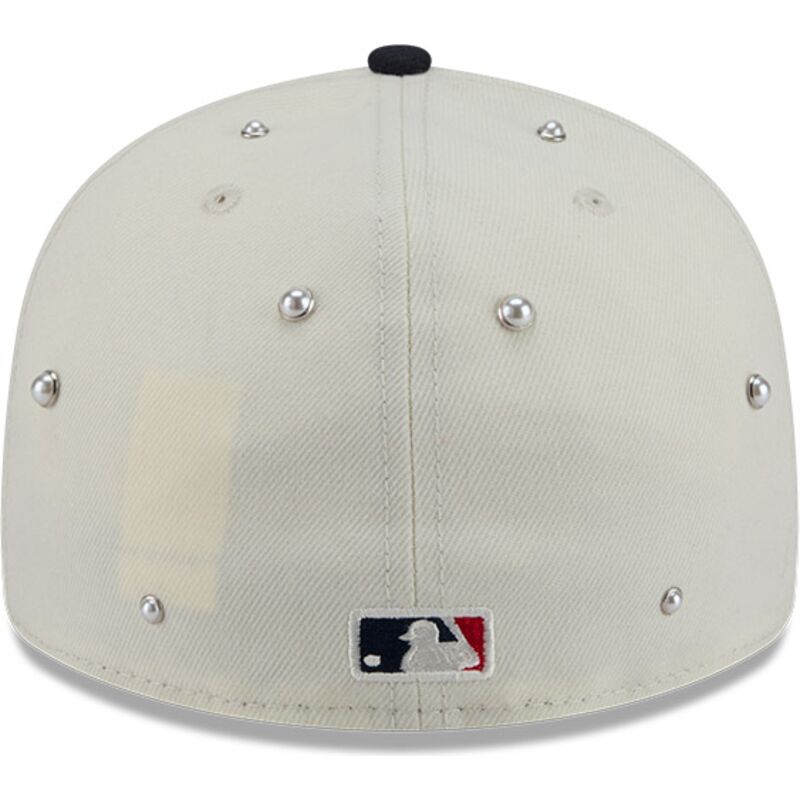 epci-curbata-bej-fitted-59fifty-beads-na-lifestyle-f1-de-atlanta-braves-mlb-de-new-era