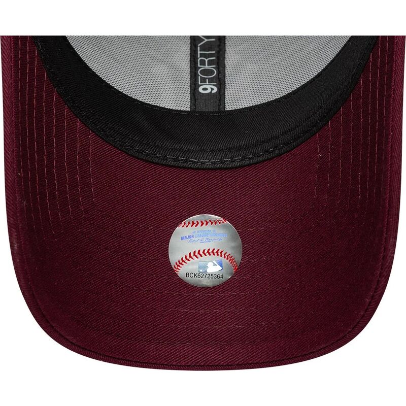 epci-curbata-rou-reglabila-rosa-9forty-metallic-de-new-york-yankees-mlb-de-new-era