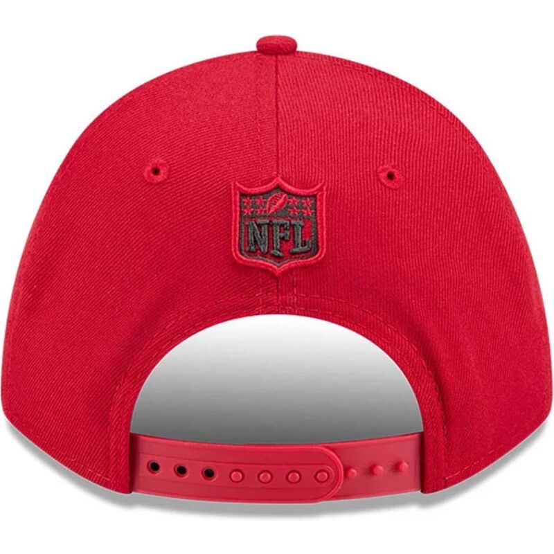 epci-curbata-maro-snapback-9forty-m-crown-team-de-tampa-bay-buccaneers-nfl-de-new-era