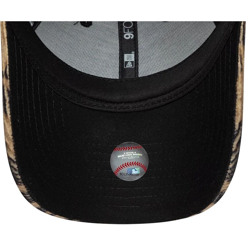 epci-curbata-leopard-reglabila-9forty-ocelot-print-de-new-york-yankees-mlb-de-new-era