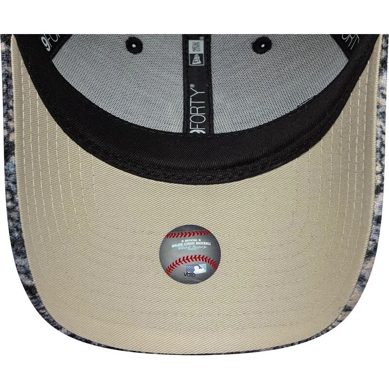 epci-curbata-papagal-reglabila-9forty-snake-print-de-new-york-yankees-mlb-de-new-era epci-curbata-papagal-reglabila-9forty-snake-print-de-new-york-yankees-mlb-de-new-era