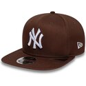 epci-plata-maro-snapback-9fifty-original-fit-league-essential-de-new-york-yankees-mlb-de-new-era