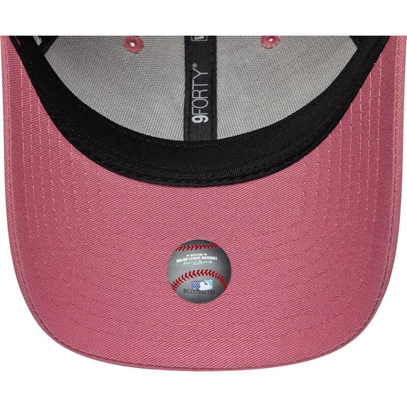 epci-curbata-roz-reglabila-9forty-league-essential-cas-de-new-york-yankees-mlb-de-new-era epci-curbata-roz-reglabila-9forty-league-essential-cas-de-new-york-yankees-mlb-de-new-era