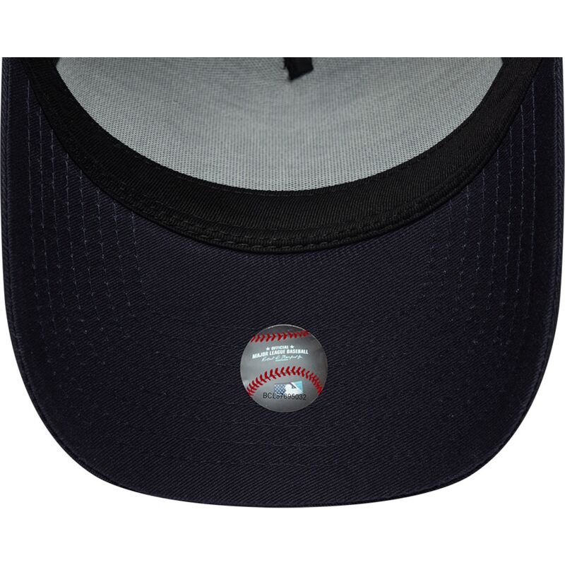 epci-curbata-bleumarin-snapback-9forty-e-frame-team-outline-de-new-york-yankees-mlb-de-new-era epci-curbata-bleumarin-snapback-9forty-e-frame-team-outline-de-new-york-yankees-mlb-de-new-era