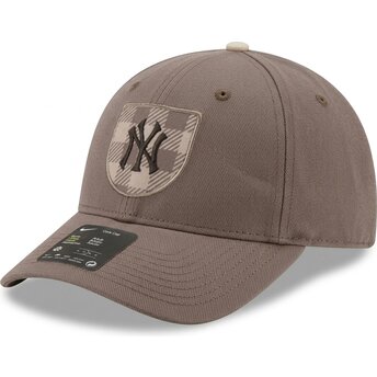 Șepci curbată maro snapback Dri-Fit Rise Structured de New York Yankees MLB de Nike